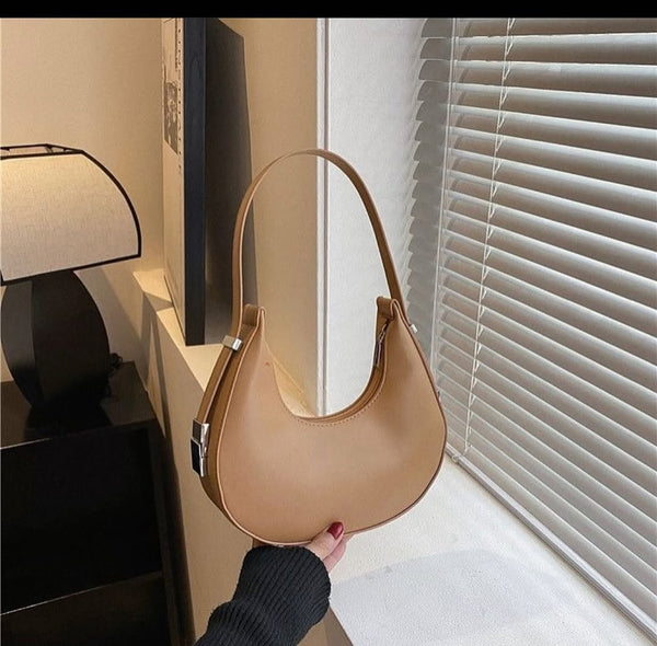 Tyla Schultertasche aus Leder