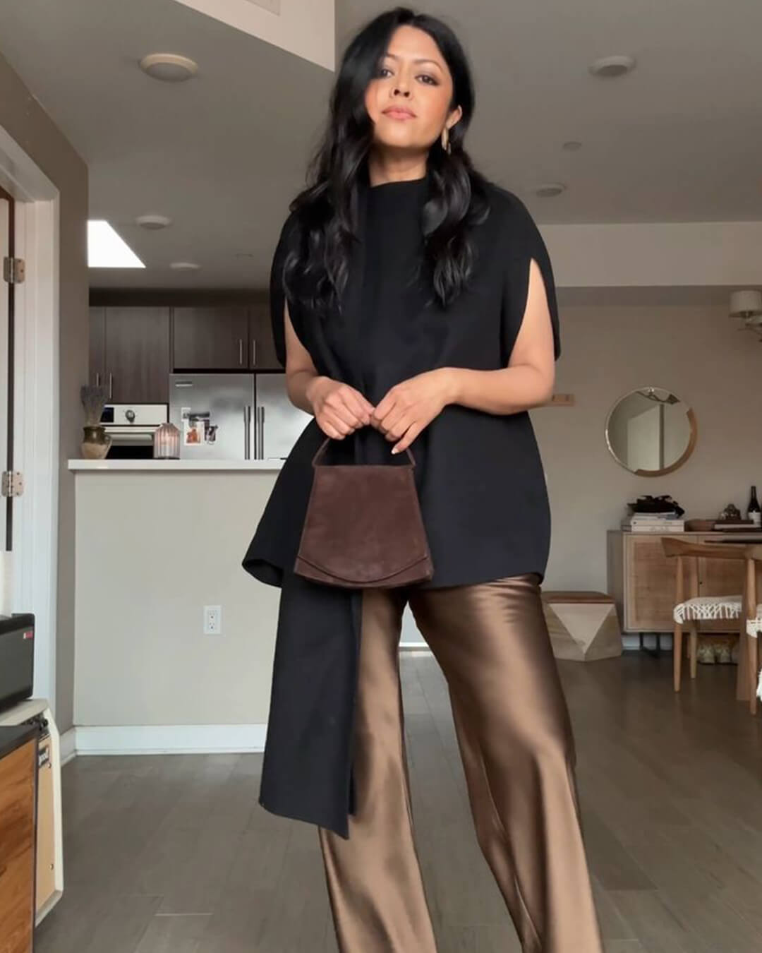 Wendy Satinhose mit weitem Bein
