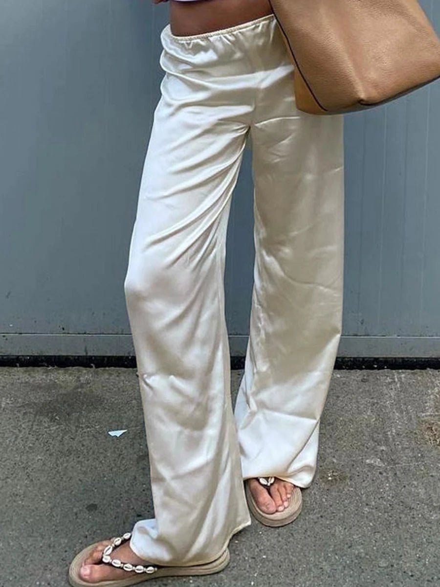 Wendy Satinhose mit weitem Bein