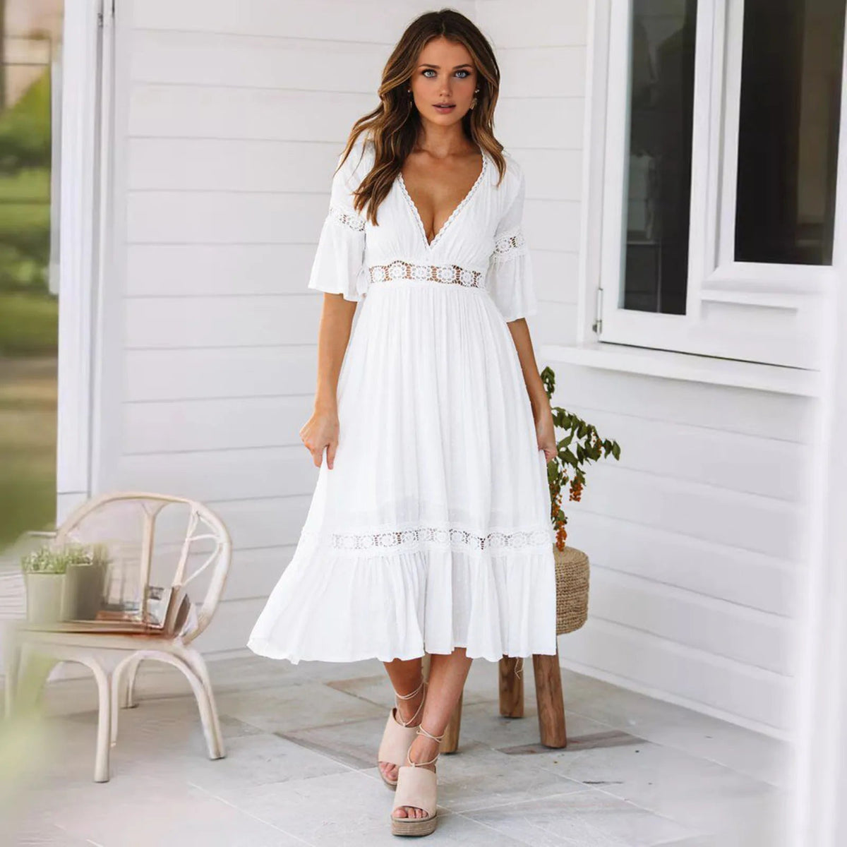 Winona Spitzen-Midikleid mit V-Ausschnitt