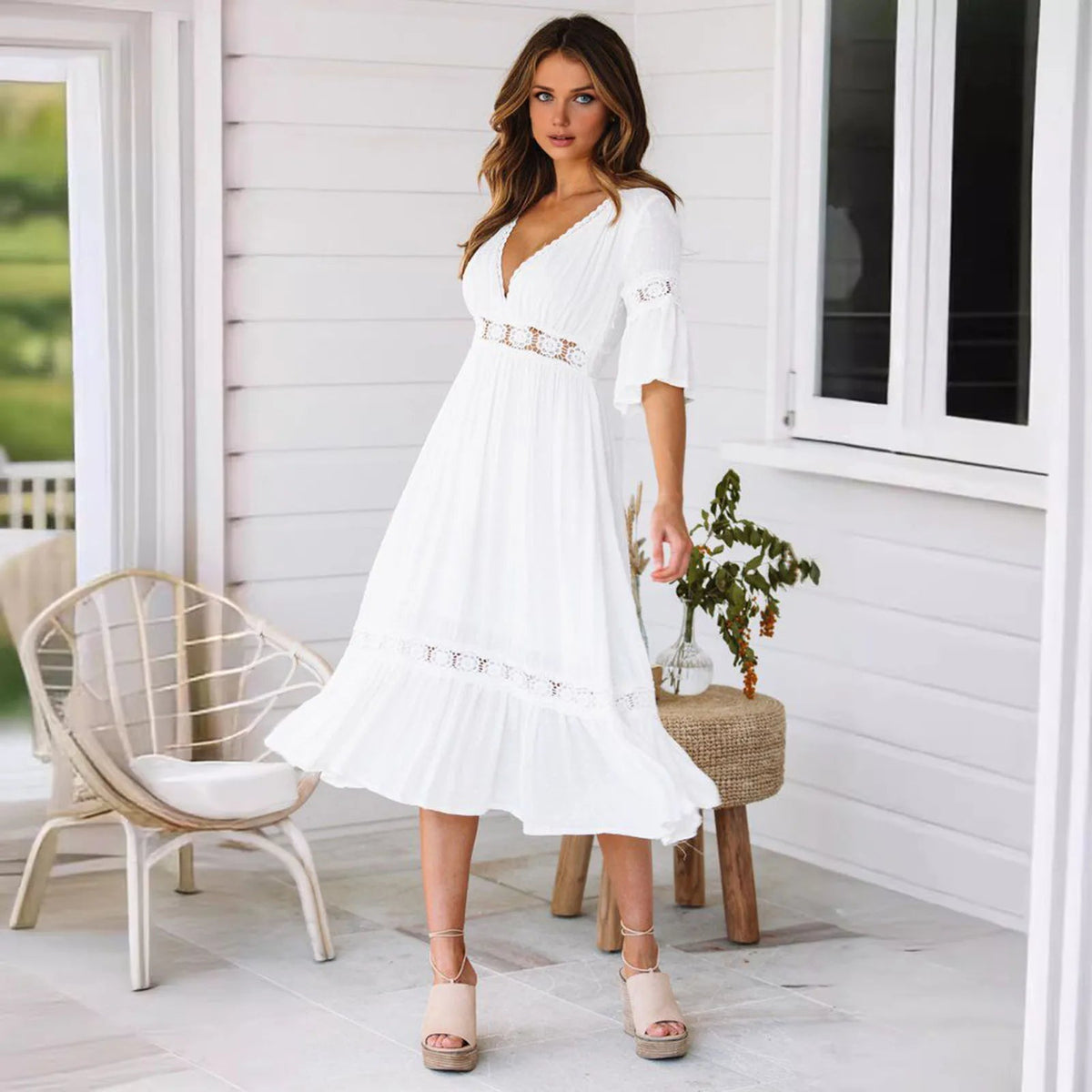 Winona Spitzen-Midikleid mit V-Ausschnitt