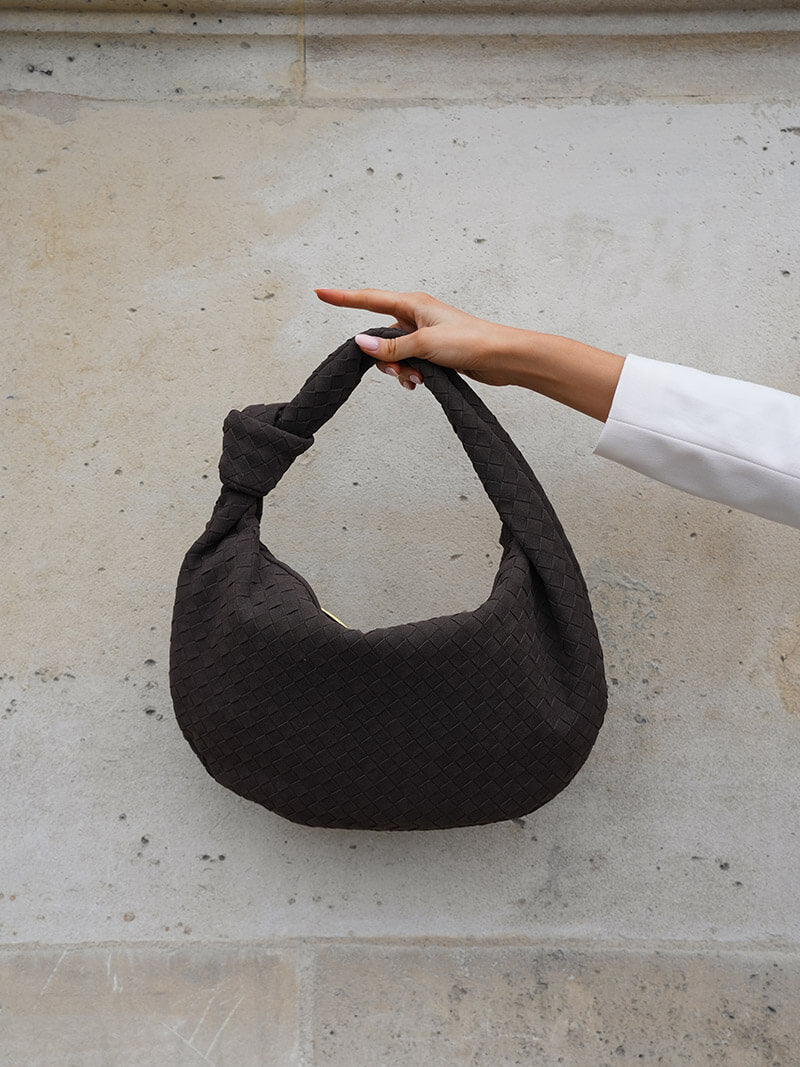 Gewebte mittelgroße Wildledertasche
