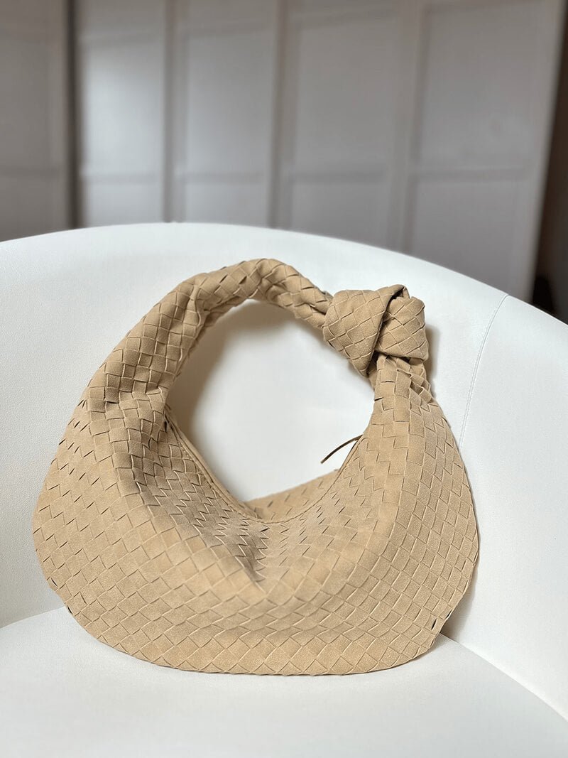Gewebte mittelgroße Wildledertasche