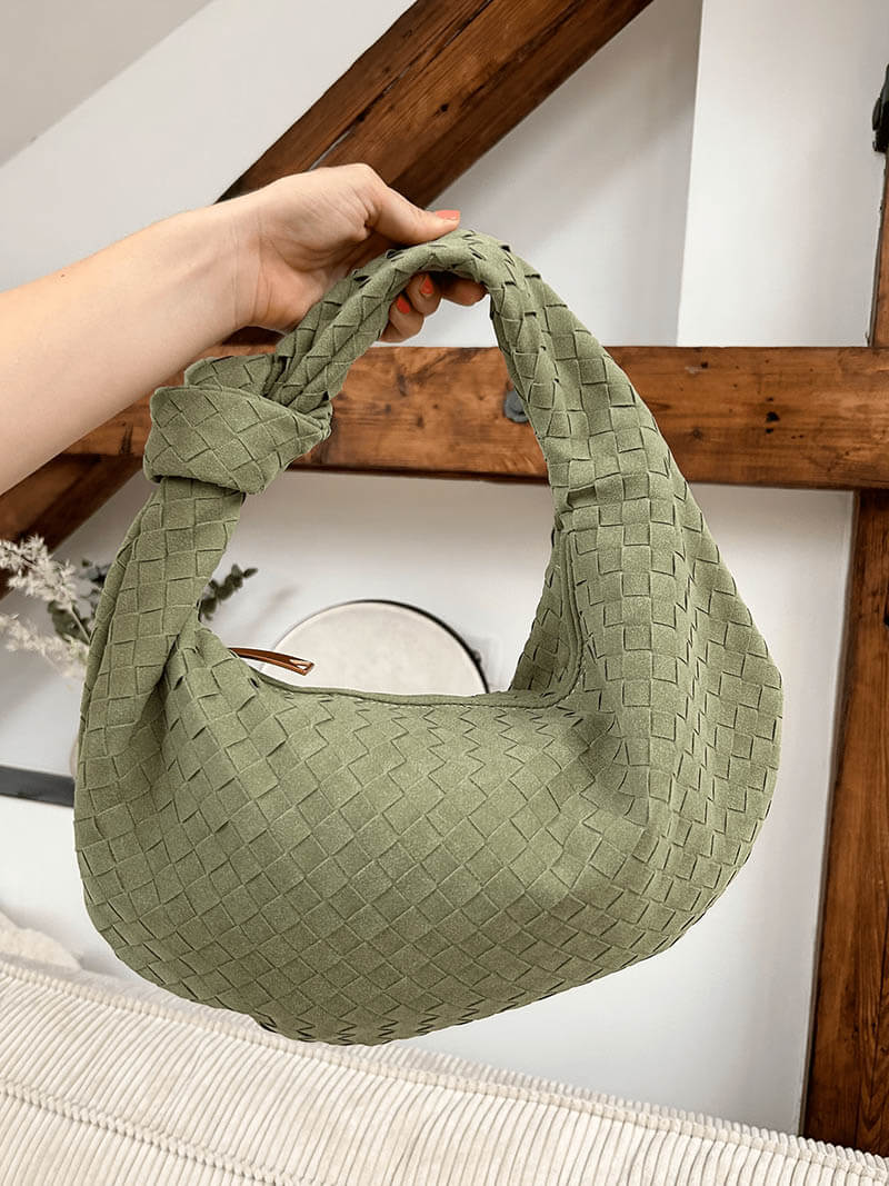 Gewebte mittelgroße Wildledertasche
