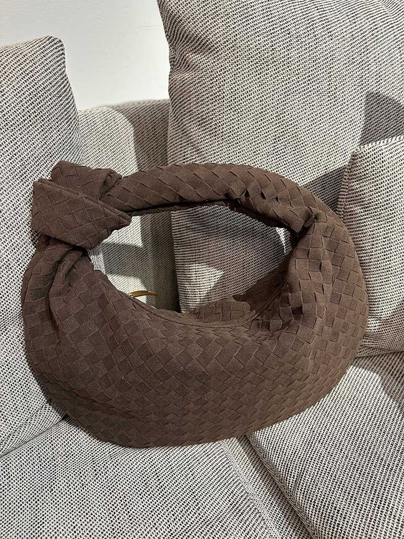 Gewebte mittelgroße Wildledertasche