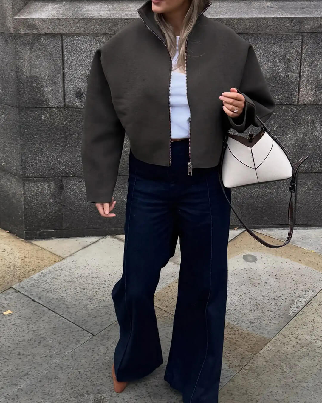 Zarina kurze Jacke mit Reißverschluss