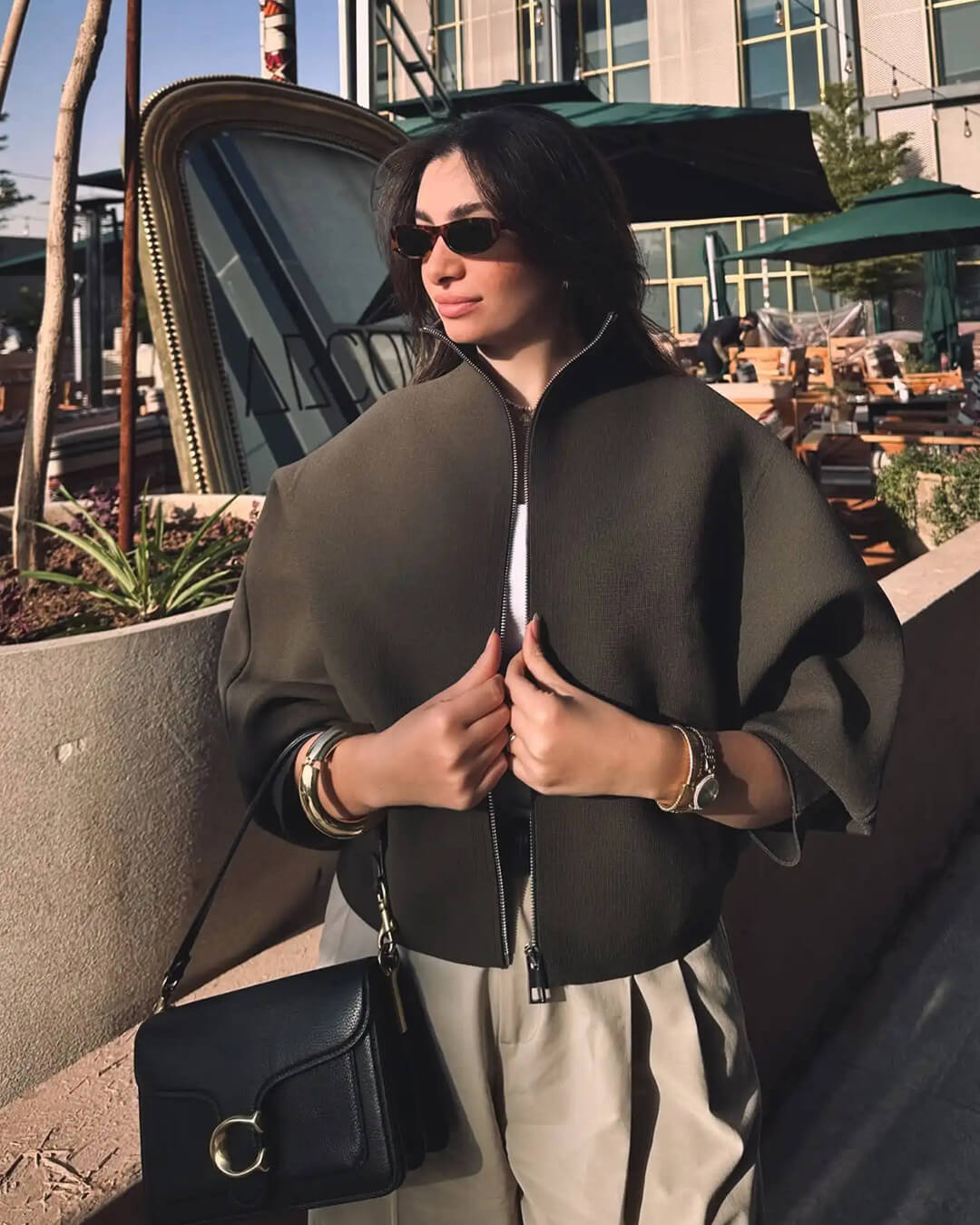 Zarina kurze Jacke mit Reißverschluss
