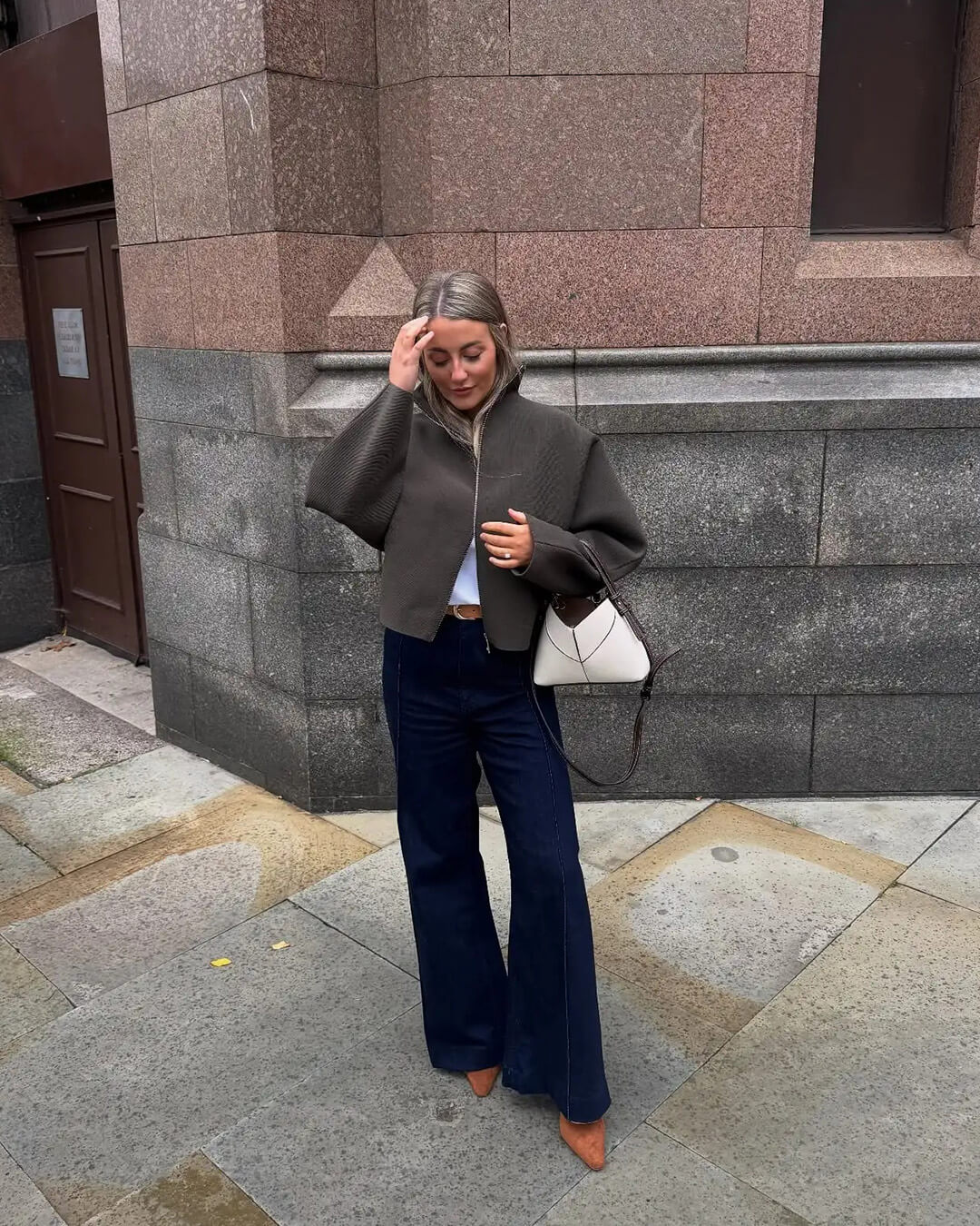 Zarina kurze Jacke mit Reißverschluss